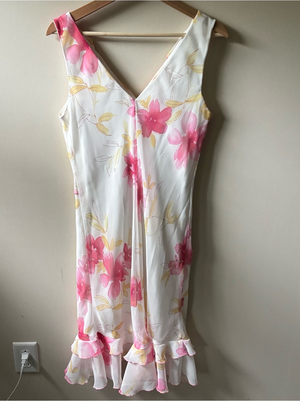 Studio Y Floral Ruffle V-Neck Midi Dress - Picture 4 of 7